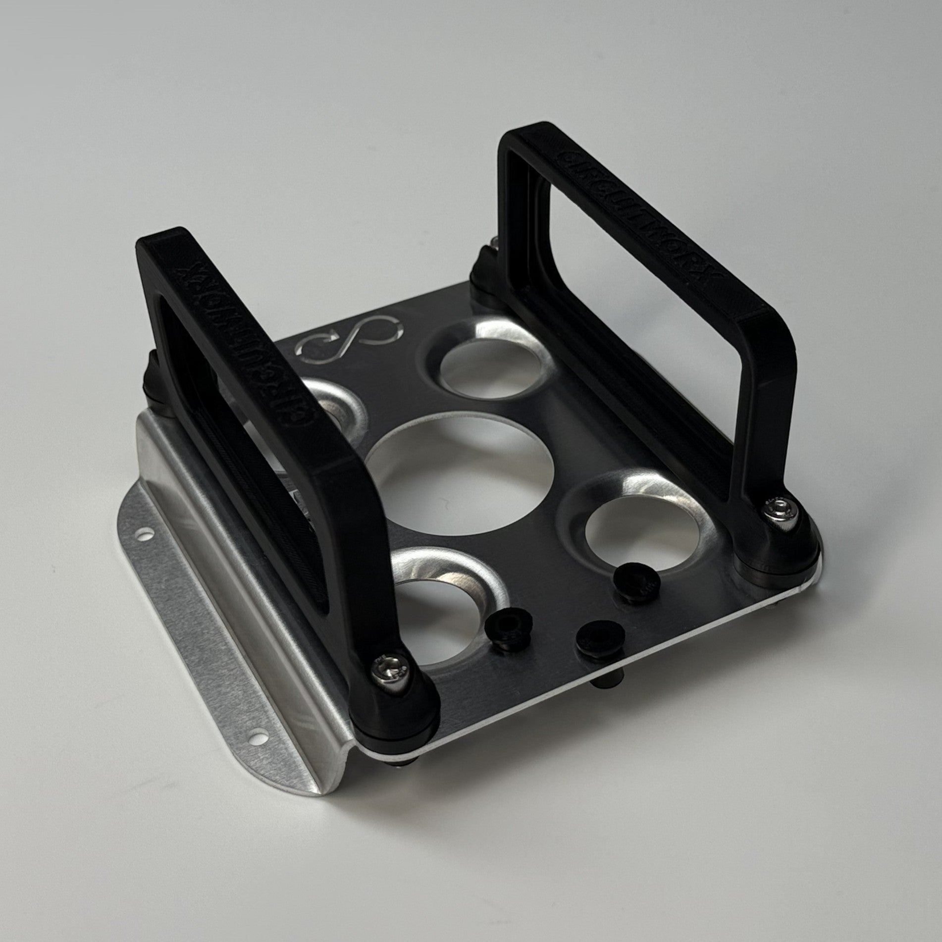 Motec M150とPDMを組み合わせたマウントブラケット