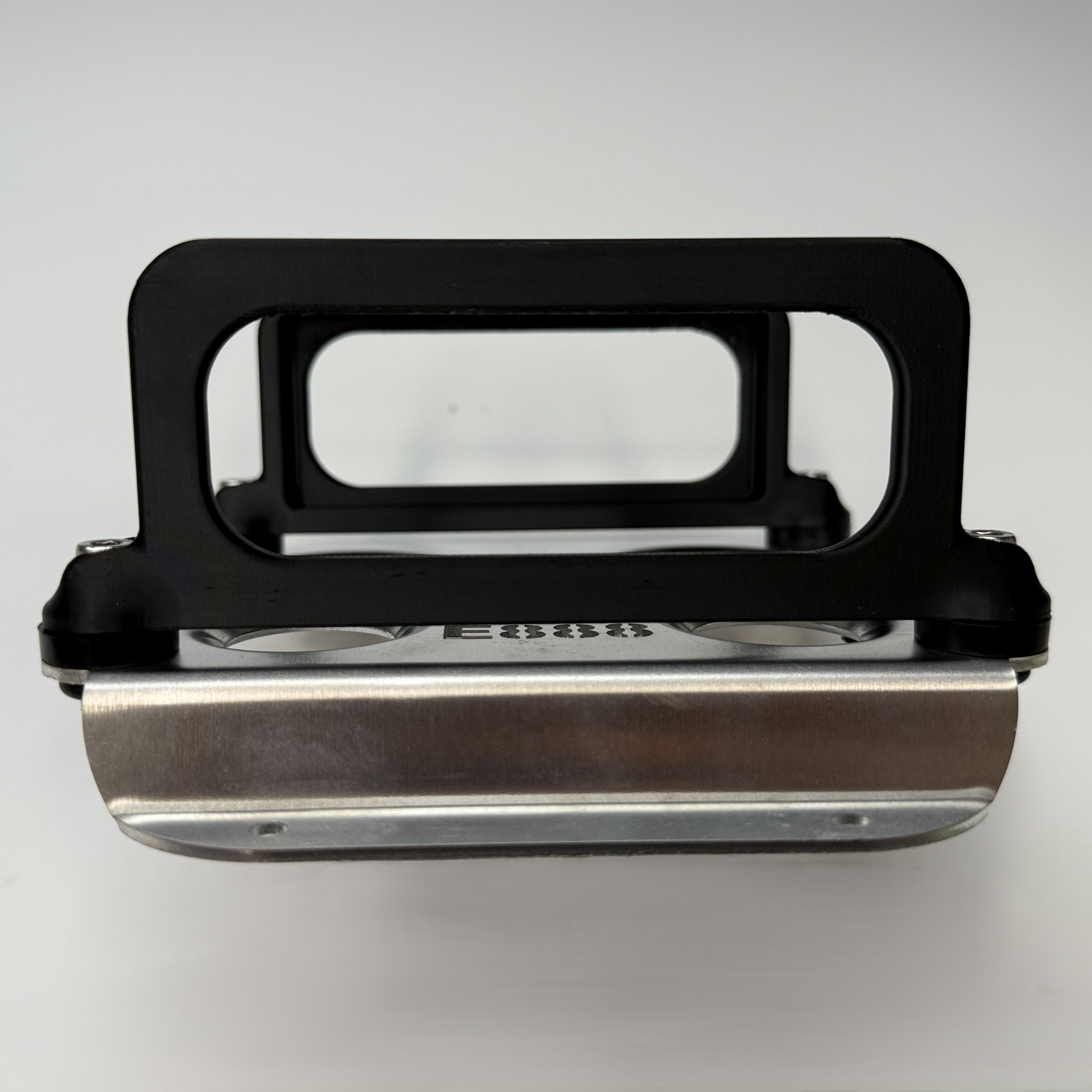 Motec M150とPDMを組み合わせたマウントブラケット